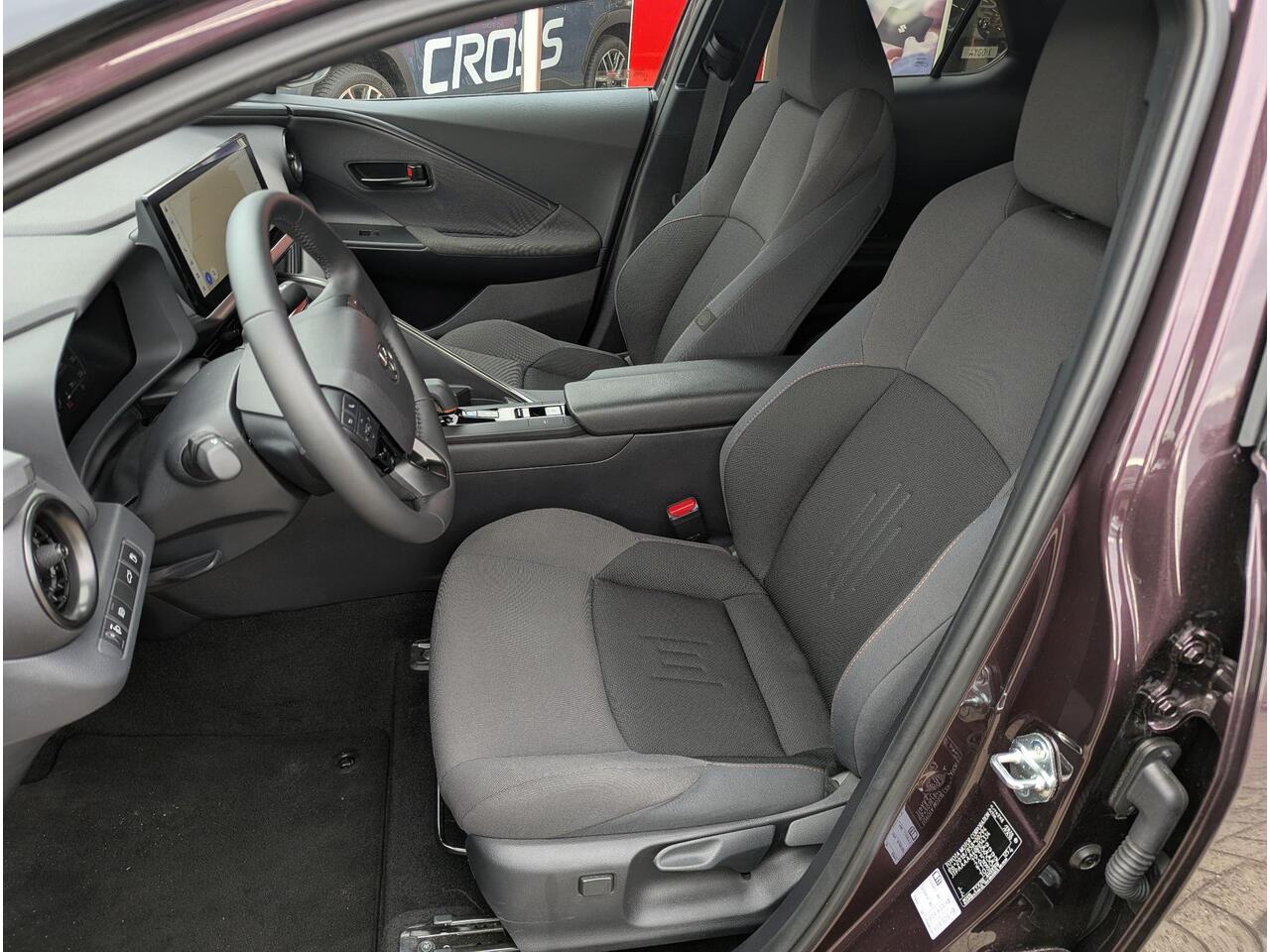 Toyota C-HR Hybrid 140 Team D | Rijklaar | AllSeason | Stoelverwarming |