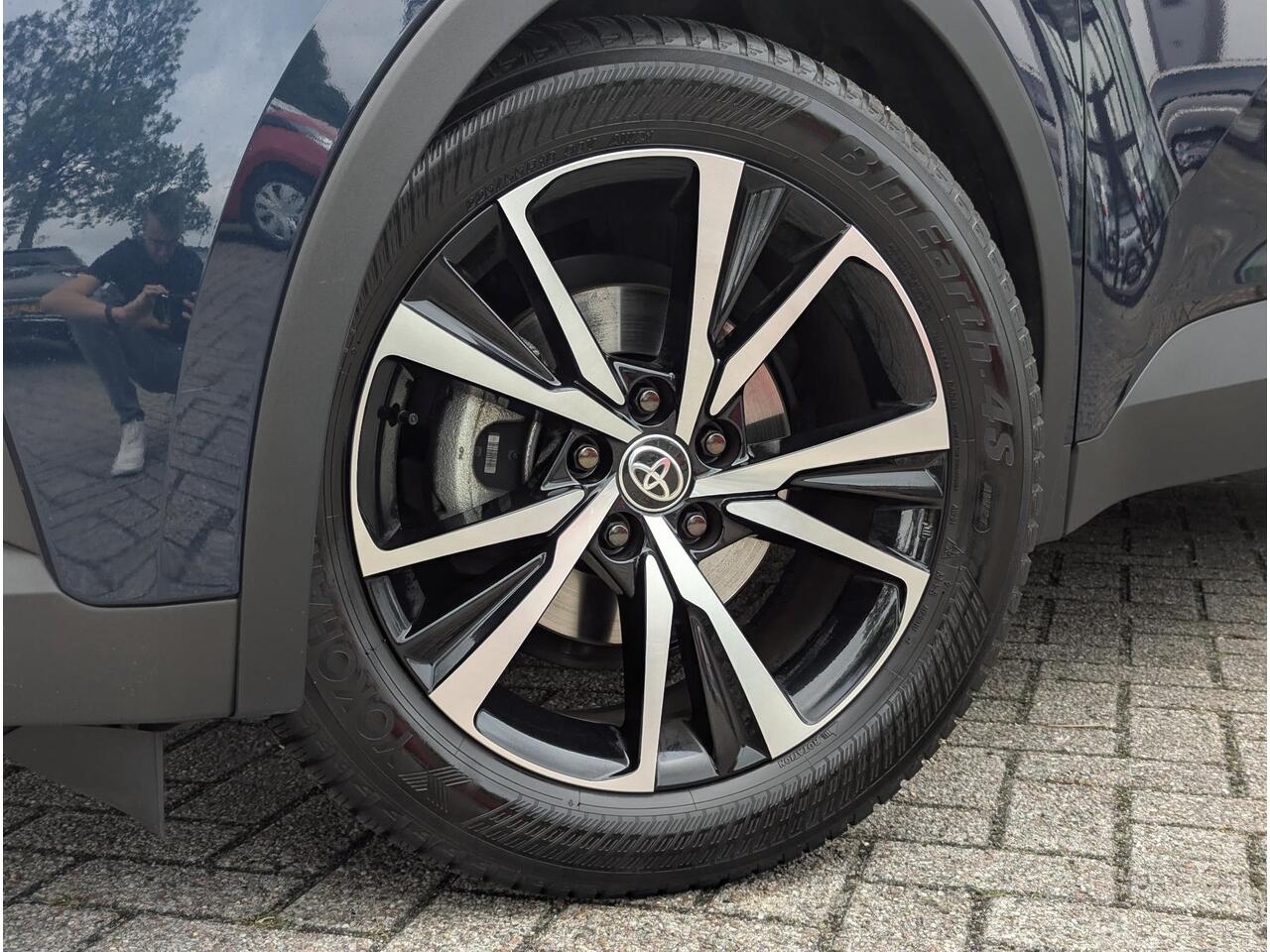 Toyota C-HR 1.8 Hybrid 140 Dynamic | ACC | PDC V+A | Camera | Led | Apple Carplay / Android Auto