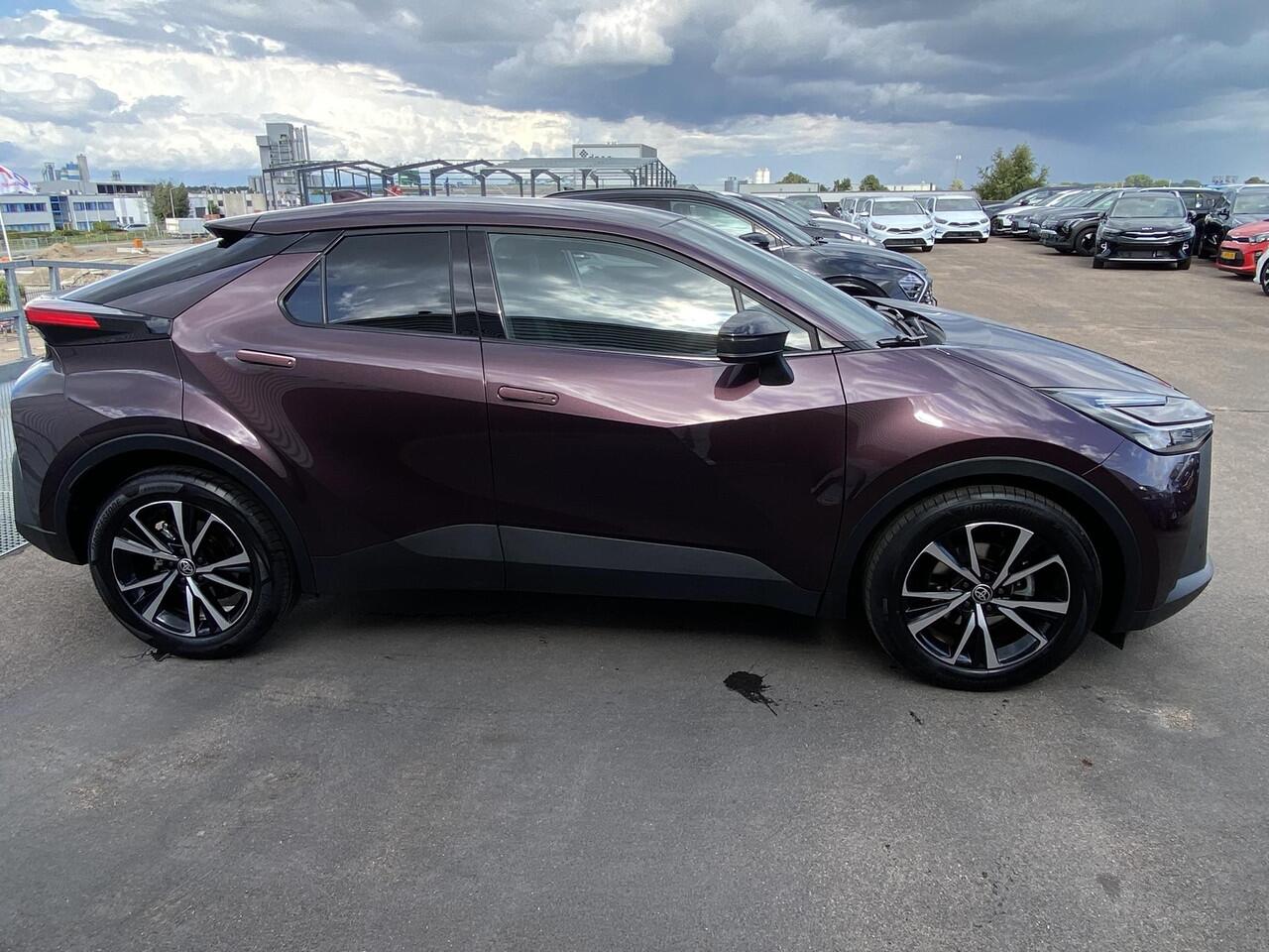 Toyota C-HR 1.8 Hybrid 140 Dynamic NL-auto, Dodehoekdetectie, Adaptieve cruise control, keyless, achteruitrij camera, navigatie Apple CarPlay/Android Auto, parkeersensoren