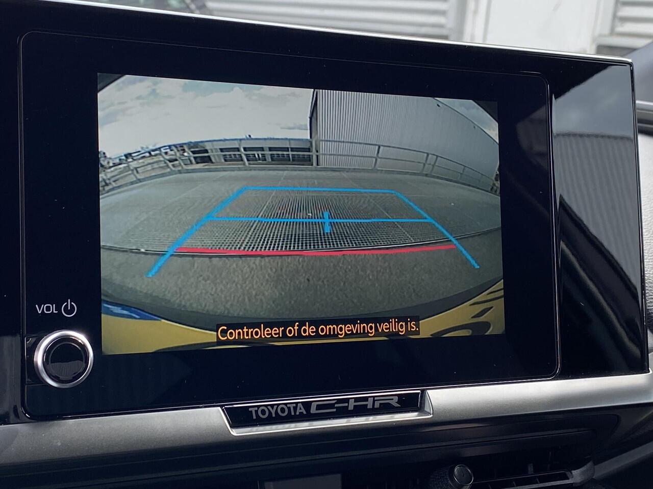 Toyota C-HR 1.8 Hybrid 140 Dynamic NL-auto, Dodehoekdetectie, Adaptieve cruise control, keyless, achteruitrij camera, navigatie Apple CarPlay/Android Auto, parkeersensoren