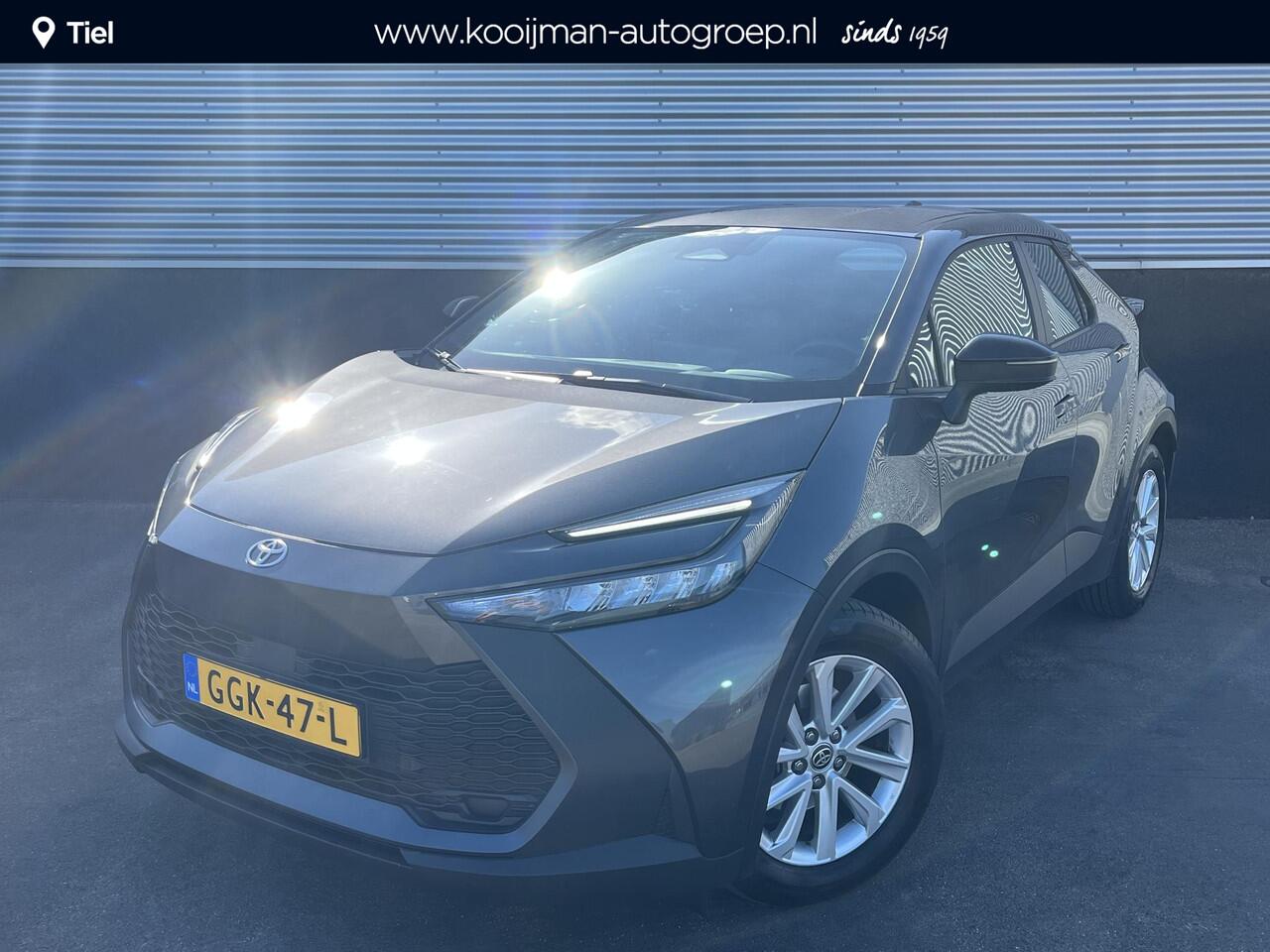 Toyota C-HR 1.8 Hybrid 140 Active NL-auto, 1e eign. Dodehoek detectie, keyless start, navigatie Apple CarPlay/Android Auto, adaptieve cruise control, achteruitrij camera