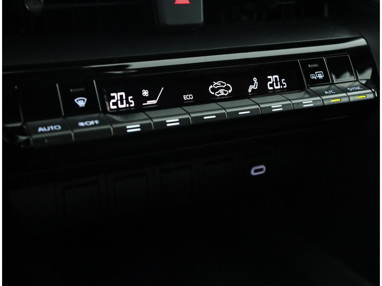 Toyota C-HR 1.8 Hybrid 140 Dynamic | Navigatie | Parkeer sensoren |