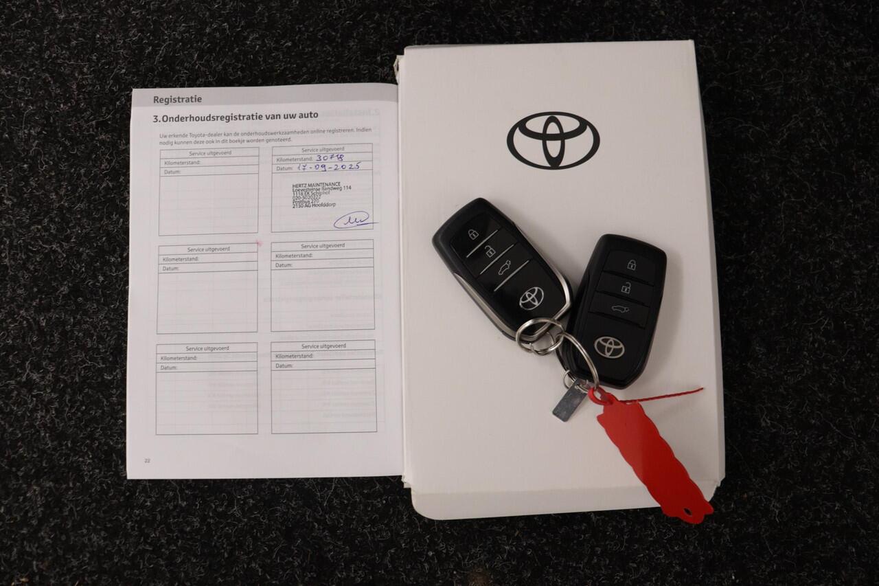 Toyota C-HR 1.8 Hybrid 140 First Edition | 360 graden camera | Apple Carplay/Android Auto | Elektrisch bedienbare achterklep |