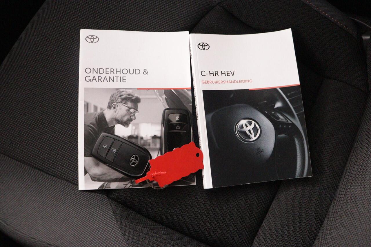 Toyota C-HR 1.8 Hybrid 140 Dynamic | Apple Carplay/Android Auto | Parkeersensoren | Adaptieve Cruise Control | Navigatie |