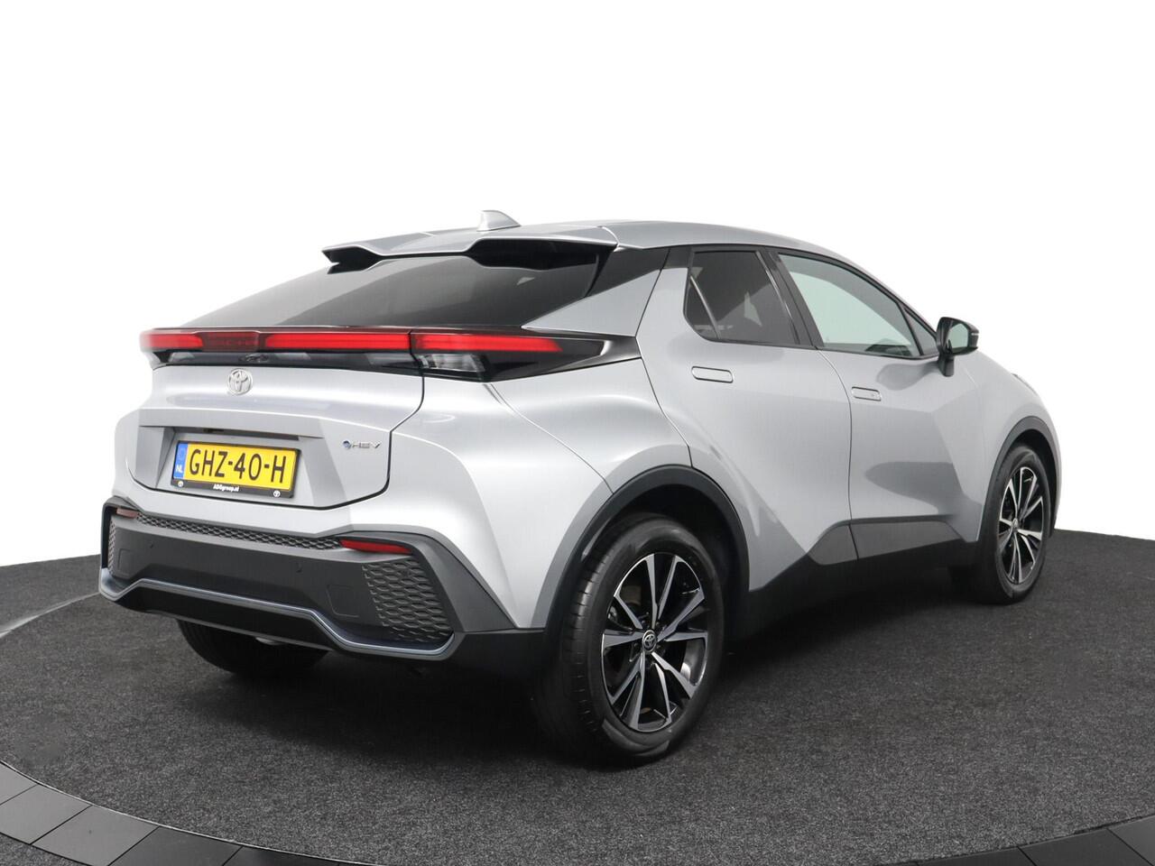 Toyota C-HR 1.8 Hybrid 140 Dynamic | Apple Carplay/Android Auto | Parkeersensoren | Adaptieve Cruise Control | Navigatie |