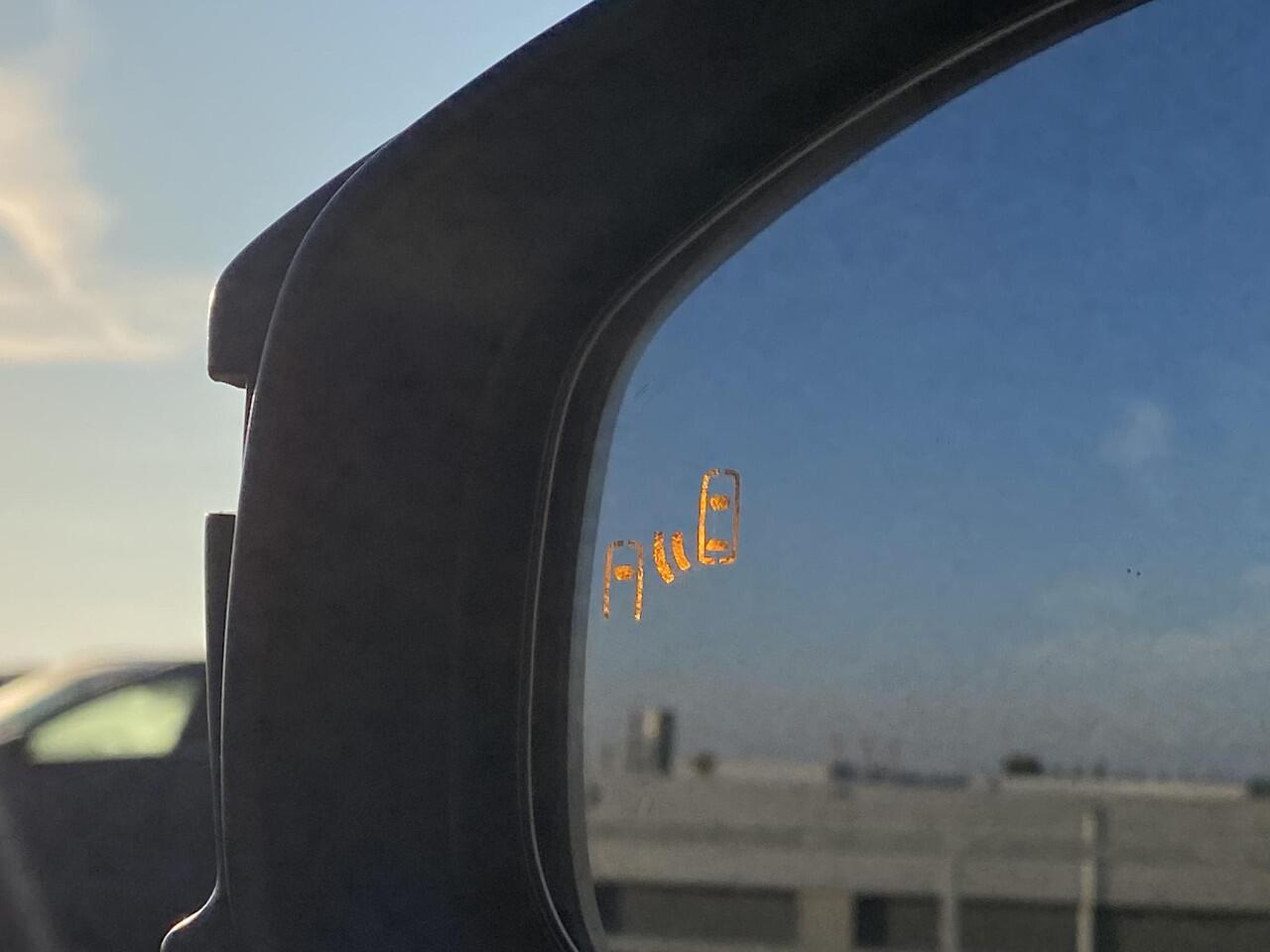 Toyota C-HR 1.8 Hybrid 140 Dynamic Nieuw geleverd! incl. o.a.: AppleCarPlay/AndroidAuto, Dodehoek detectie, Parkeerhulp camera incl. sensoren, LM velgen, Adaptieve Cruise Control, Climate Control