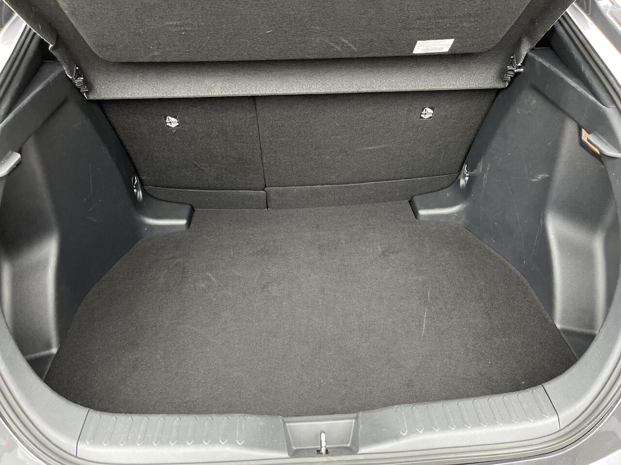 Toyota C-HR 1.8 Hybrid 140 Dynamic | All-in prijs | Apple/Android | Camera | Cruise Control | Parkeersensoren |