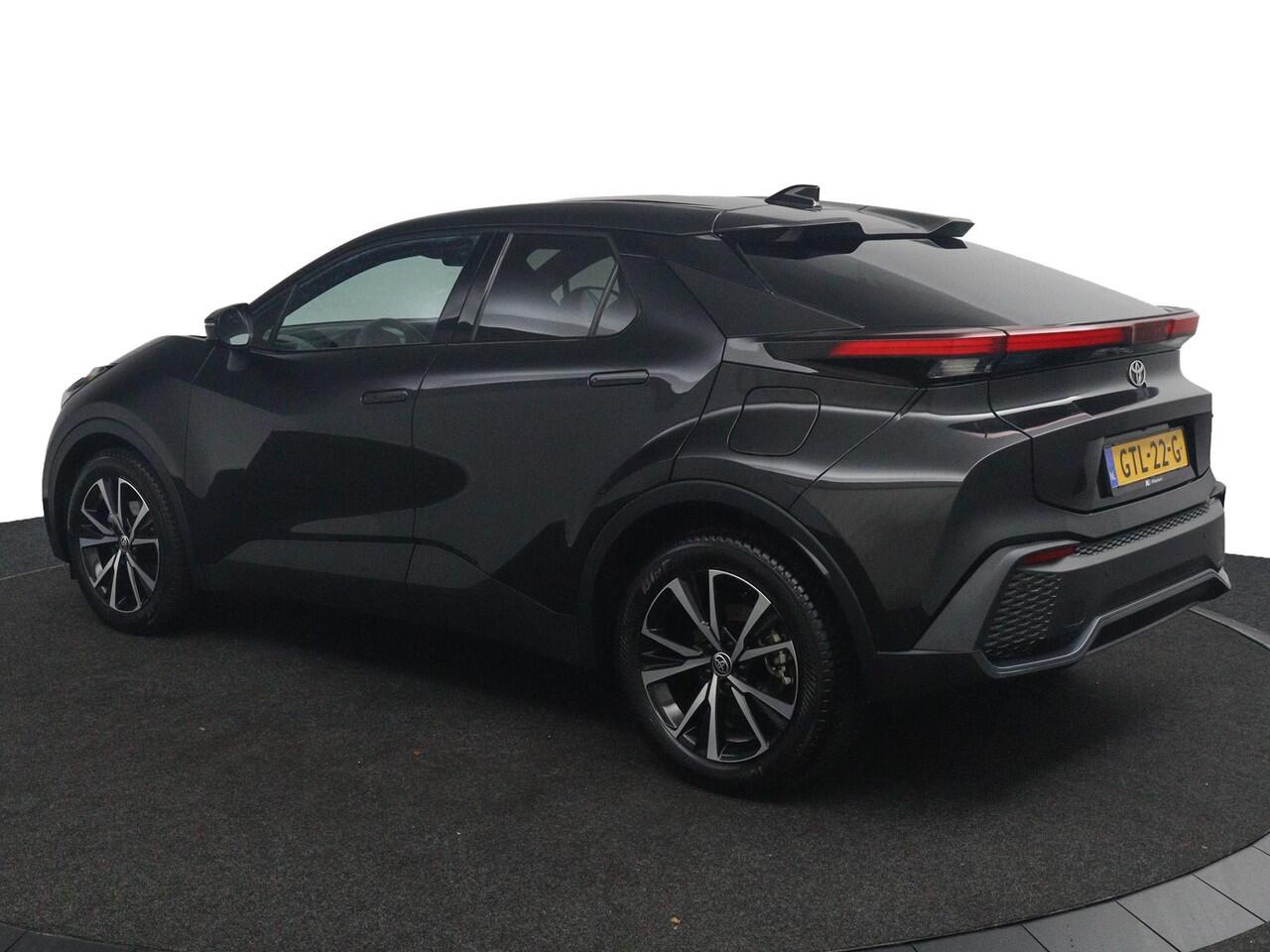 Toyota C-HR 1.8 Hybrid 140 Dynamic | Keyless Entry | Dodehoek Detectie | Navigatie | Parkeersensoren Rondom |
