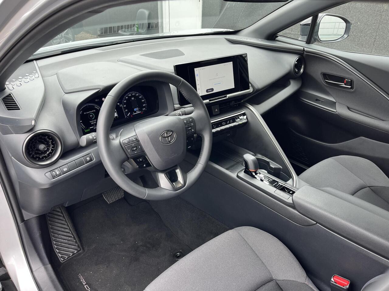 Toyota C-HR 1.8 Hybrid 140 Dynamic Dodehoek detectie, achteruitrij camera, adaptieve cruise control, Apple Carplay/Android Auto, keyless, parkeersensoren v&a