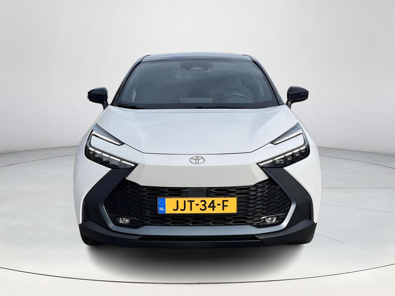 Toyota C-HR 2.0 Hybrid 200 First Edition | Panoramadak | Apple CarPlay/Android auto | Achteruitrijcamera | Elektrische achterklep