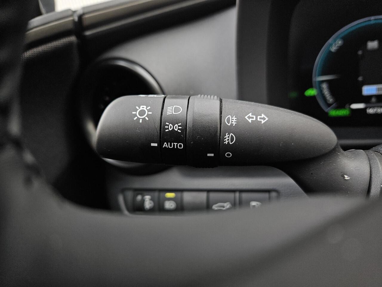 Toyota C-HR 1.8 Hybrid 140 Executive Special | All season banden |