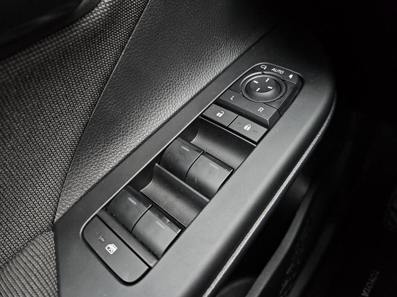 Toyota C-HR 1.8 Hybrid 140 Executive Special | All season banden |