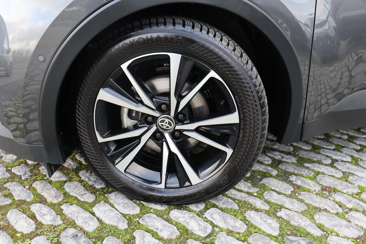 Toyota C-HR 1.8 Hybrid 140 First Edition, 360 Camera, Apple Carplay / Android Auto, Parkeercamera, Draadloze telefoonoplader, BSM!