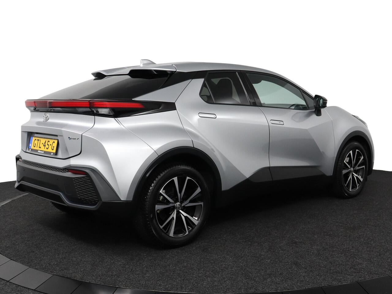 Toyota C-HR 1.8 Hybrid 140 Dynamic | Apple Carplay/Android Auto | Parkeersensoren | Parkeercamera |