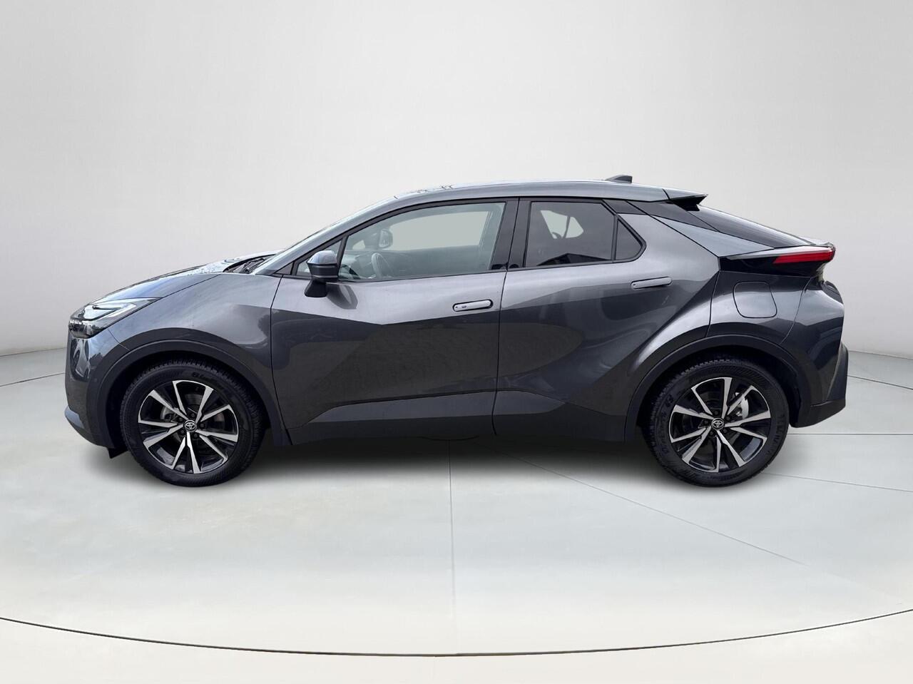 Toyota C-HR 1.8 Hybrid 140 First Edition **NAVIGATIE/ DODEHOEK DETECTIE/ 360 CAMERA/ PARKEERSENSOREN VOOR EN ACHTER**