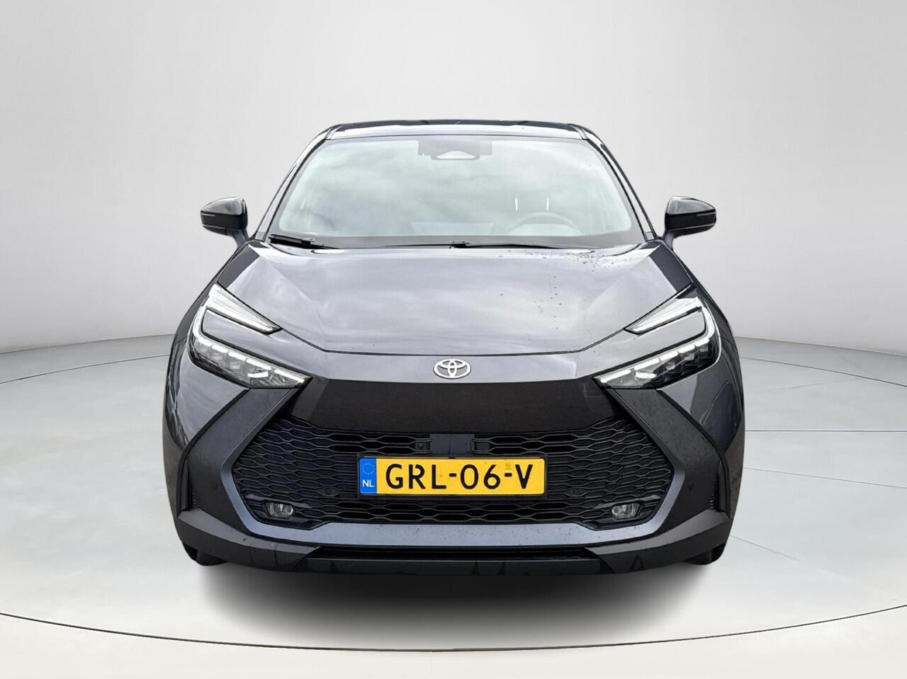 Toyota C-HR 1.8 Hybrid 140 First Edition **NAVIGATIE/ DODEHOEK DETECTIE/ 360 CAMERA/ PARKEERSENSOREN VOOR EN ACHTER**