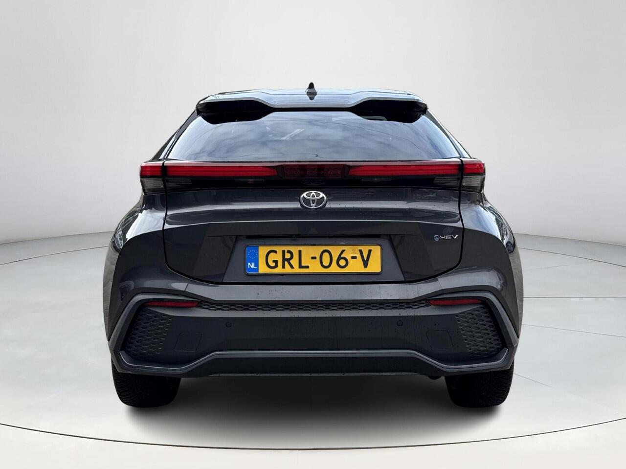 Toyota C-HR 1.8 Hybrid 140 First Edition **NAVIGATIE/ DODEHOEK DETECTIE/ 360 CAMERA/ PARKEERSENSOREN VOOR EN ACHTER**