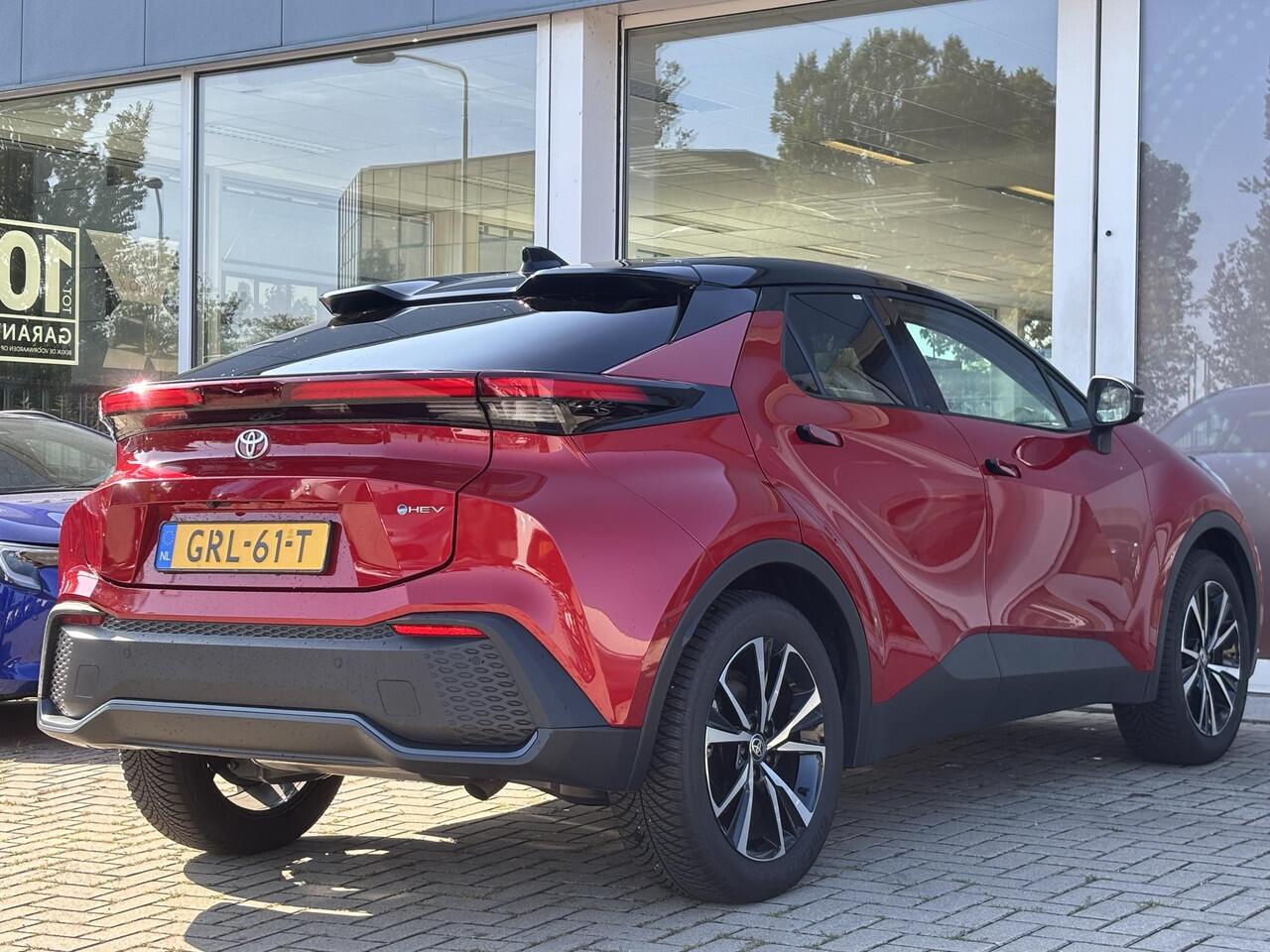 Toyota C-HR 1.8 Hybrid 140 First Edition | Zwart dak | Elek. achterklep | Blindspot | 360 Camera | Adaptive Cruise | 1e eigenaar | Toyota garantie tot 2034!