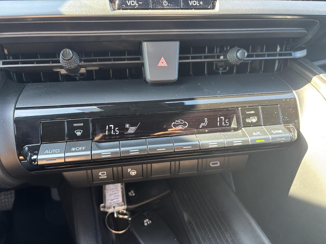 Toyota C-HR 1.8 Hybrid 140 First Edition | Zwart dak | Elek. achterklep | Blindspot | 360 Camera | Adaptive Cruise | 1e eigenaar | Toyota garantie tot 2034!