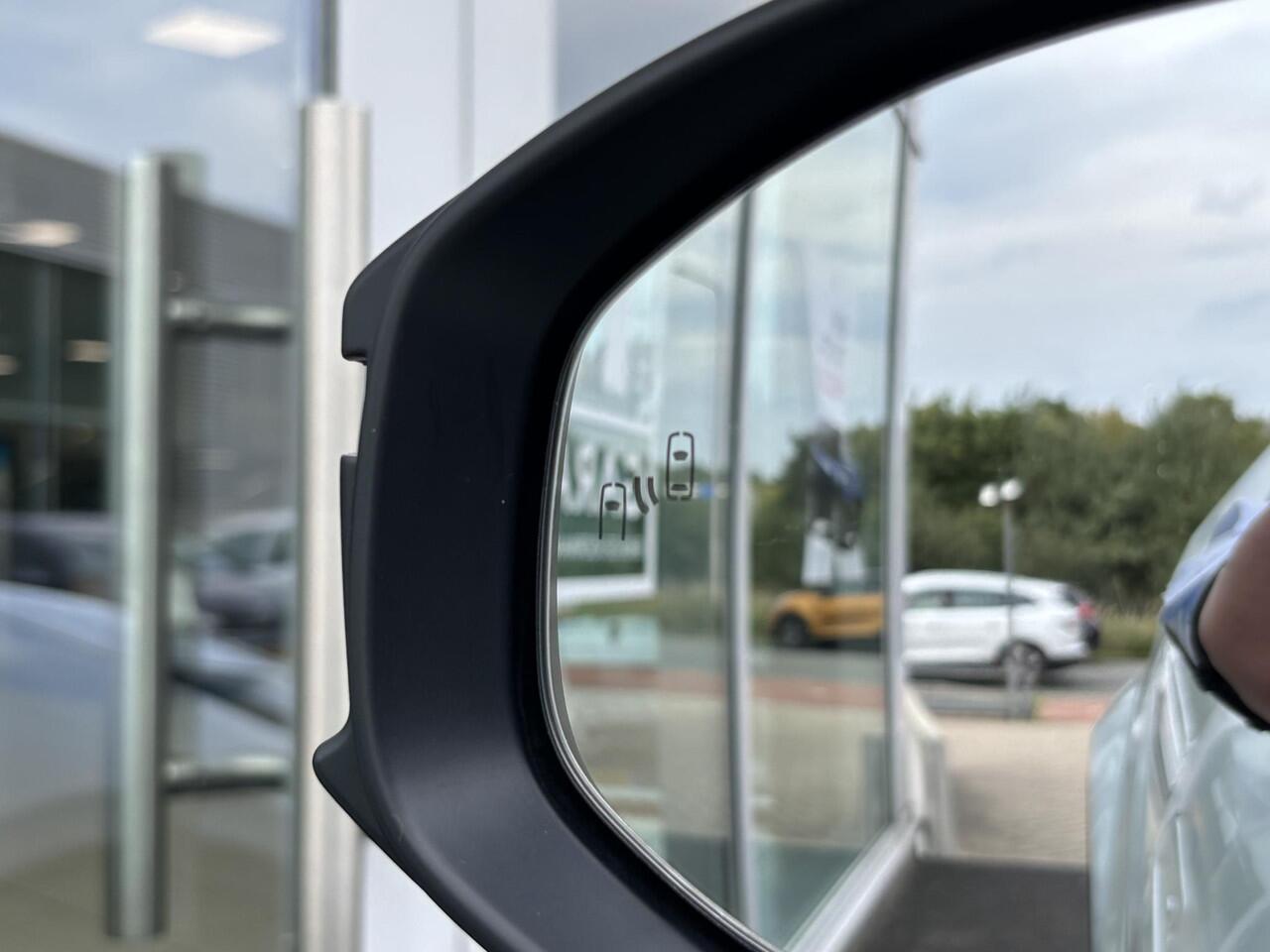 Toyota C-HR 1.8 Hybrid 140 First Edition | Dodehoekdetectie | 360 camera | Climate Control