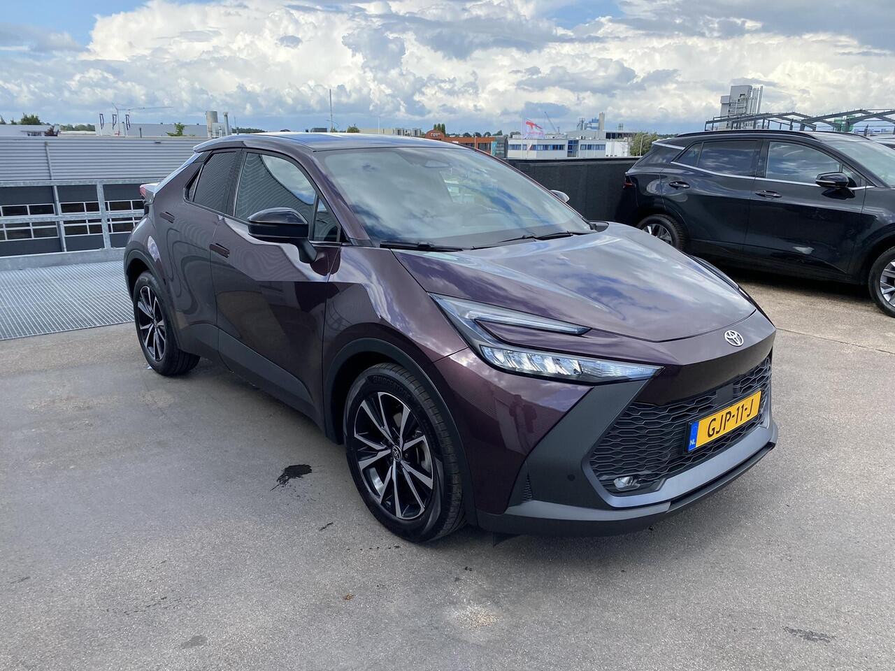 Toyota C-HR 1.8 Hybrid 140 Dynamic NL-auto, Dodehoekdetectie, Adaptieve cruise control, keyless, achteruitrij camera, navigatie Apple CarPlay/Android Auto, parkeersensoren