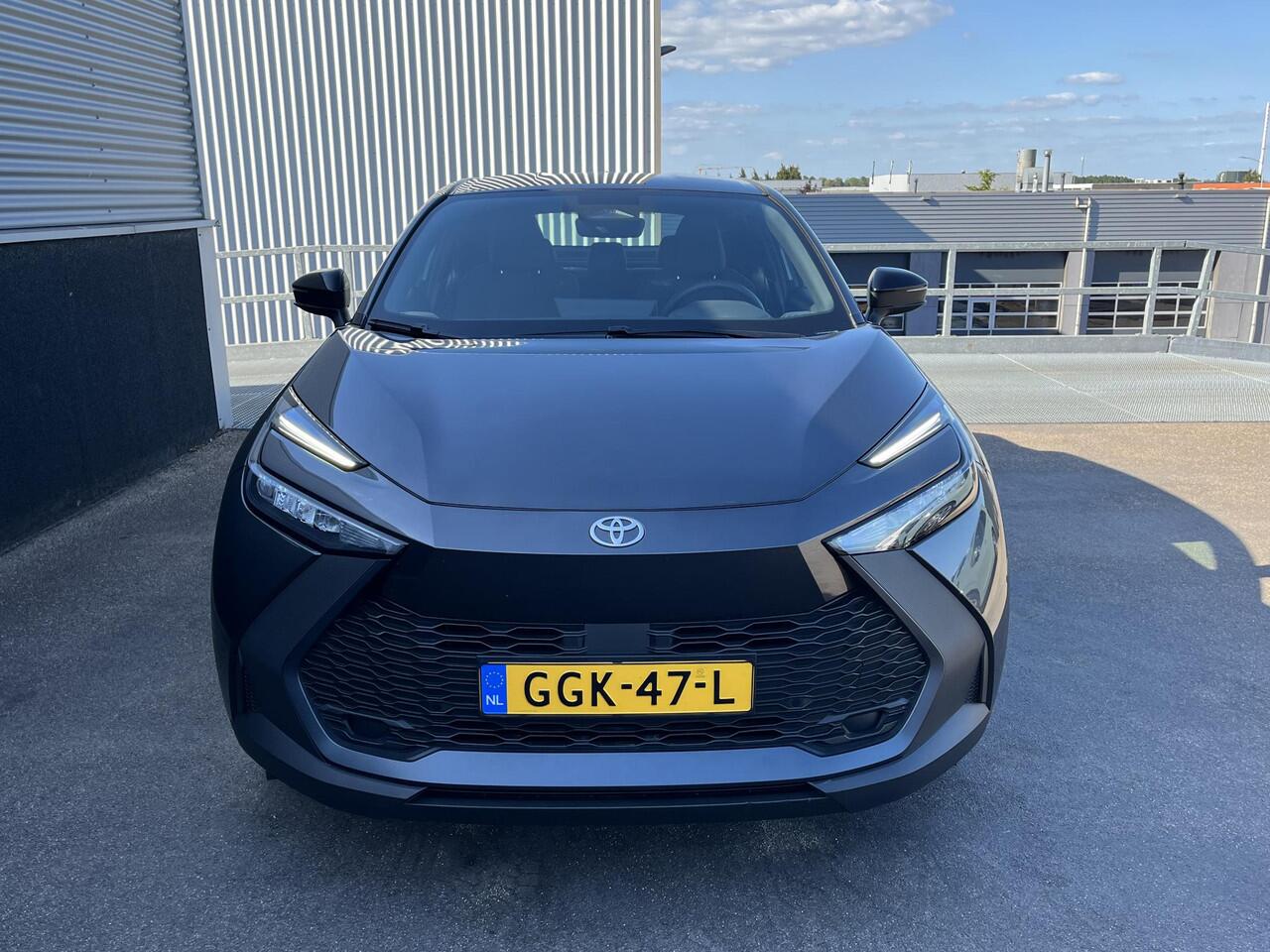 Toyota C-HR 1.8 Hybrid 140 Active NL-auto, 1e eign. Dodehoek detectie, keyless start, navigatie Apple CarPlay/Android Auto, adaptieve cruise control, achteruitrij camera