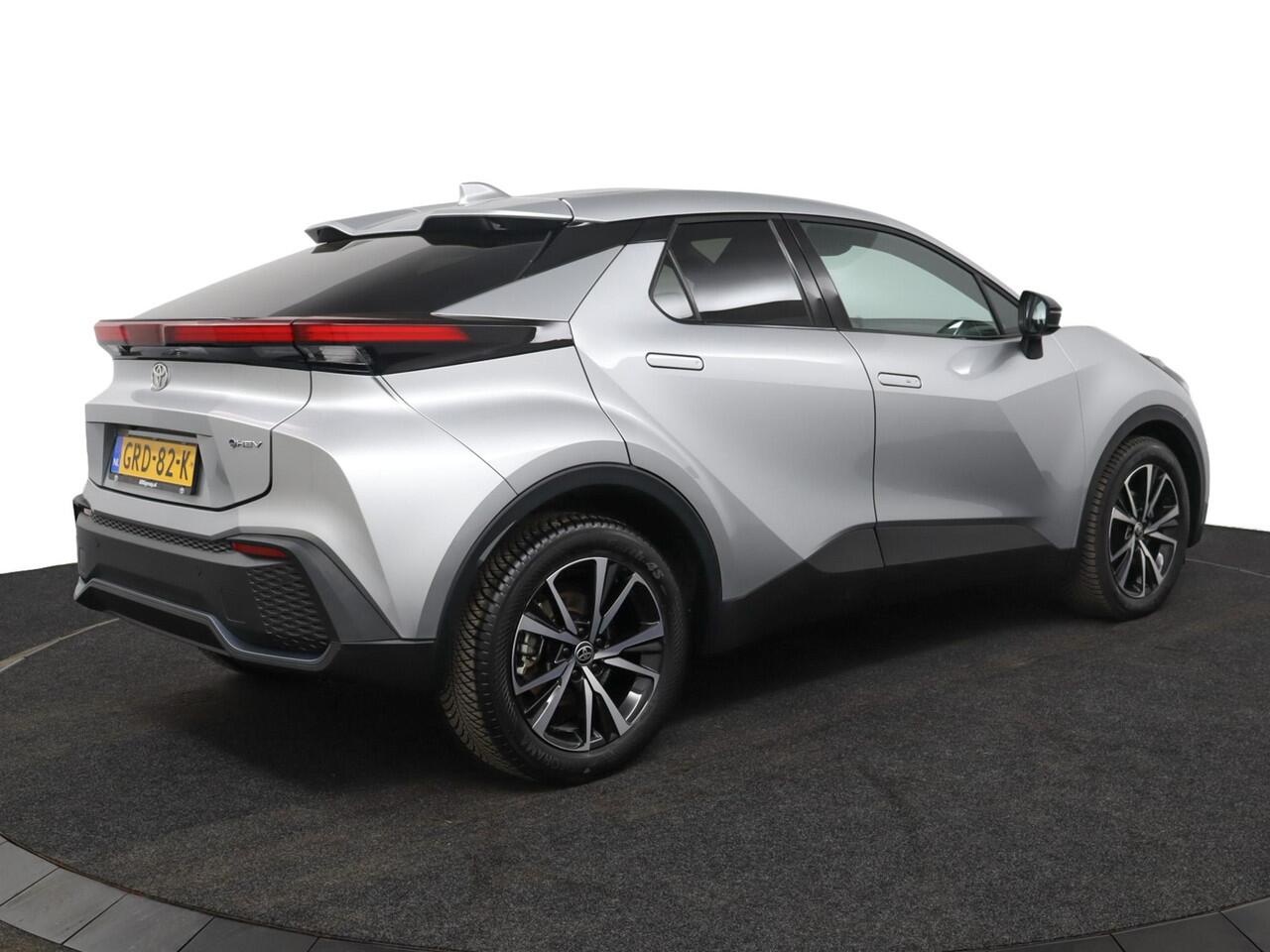 Toyota C-HR 1.8 Hybrid 140 Dynamic | Adaptive Cruise Control | Apple Carplay | Android Auto | Achteruitrijcamera | Parkeersensoren | Keyless entry |