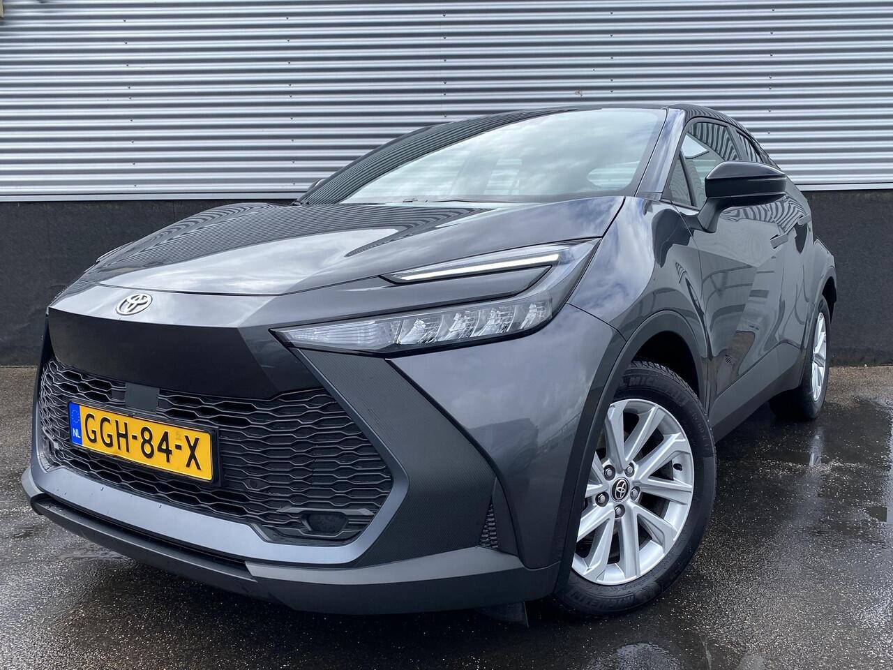 Toyota C-HR 1.8 Hybrid 140 Active Navigatie Apple CarPlay/Android Auto, dodehoek detectie, keyless, adaptieve cruise control, NL-auto! BTW-auto, 1e eign.