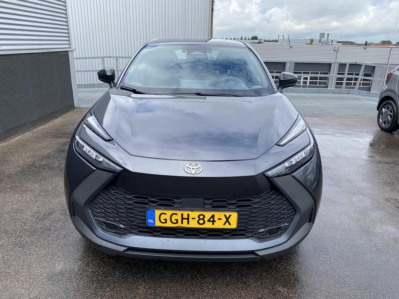 Toyota C-HR 1.8 Hybrid 140 Active Navigatie Apple CarPlay/Android Auto, dodehoek detectie, keyless, adaptieve cruise control, NL-auto! BTW-auto, 1e eign.