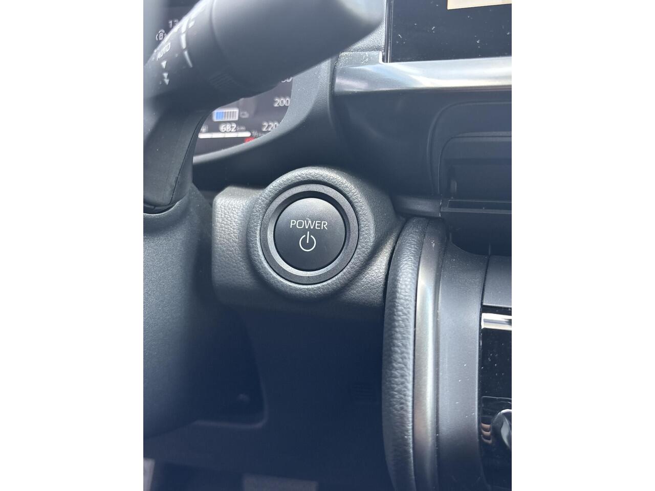 Toyota C-HR 1.8 Hybrid 140 First Edition | 360 camera | DAB | Virtual Cockpit