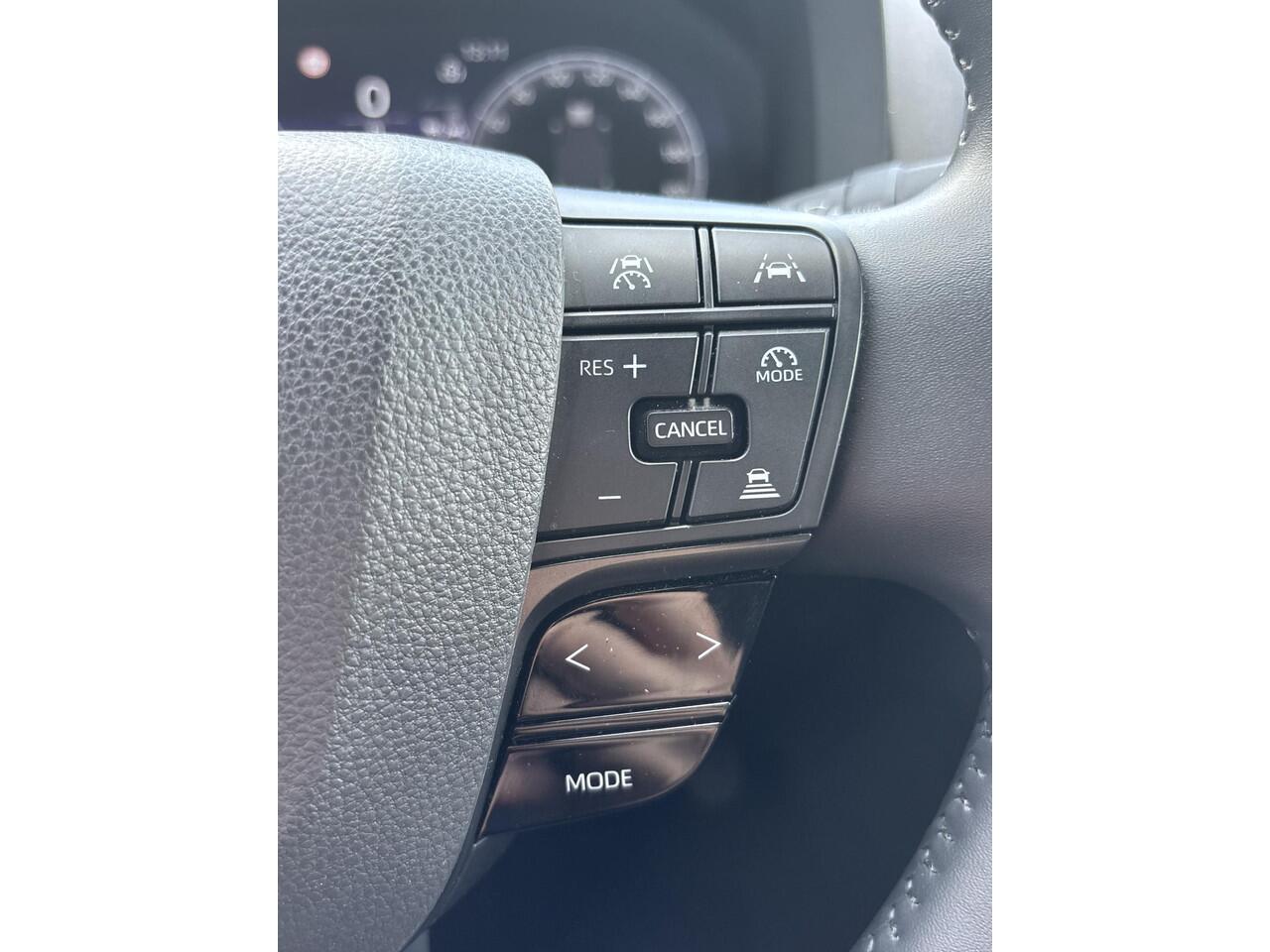 Toyota C-HR 1.8 Hybrid 140 First Edition | 360 camera | DAB | Virtual Cockpit