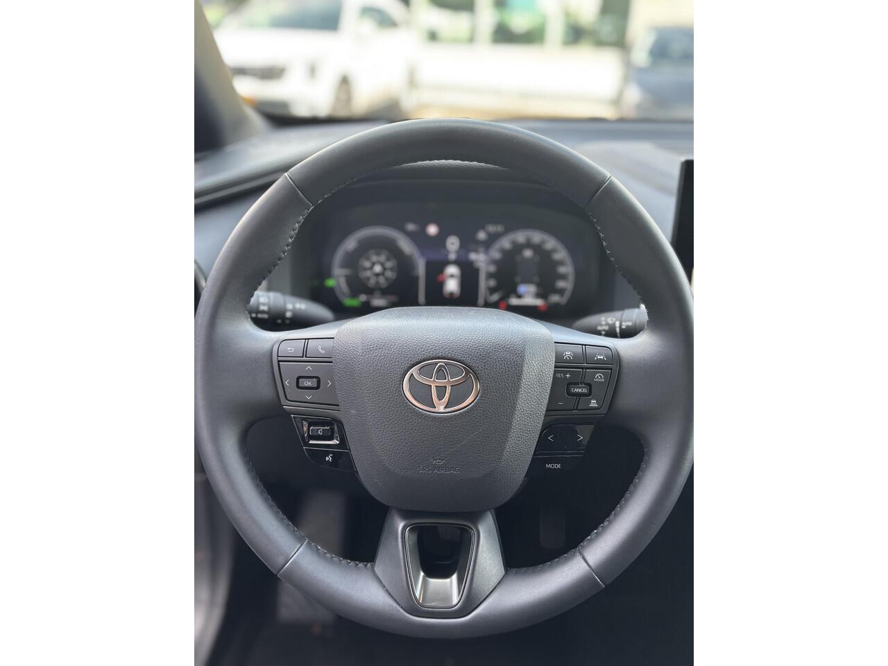 Toyota C-HR 1.8 Hybrid 140 First Edition | 360 camera | DAB | Virtual Cockpit