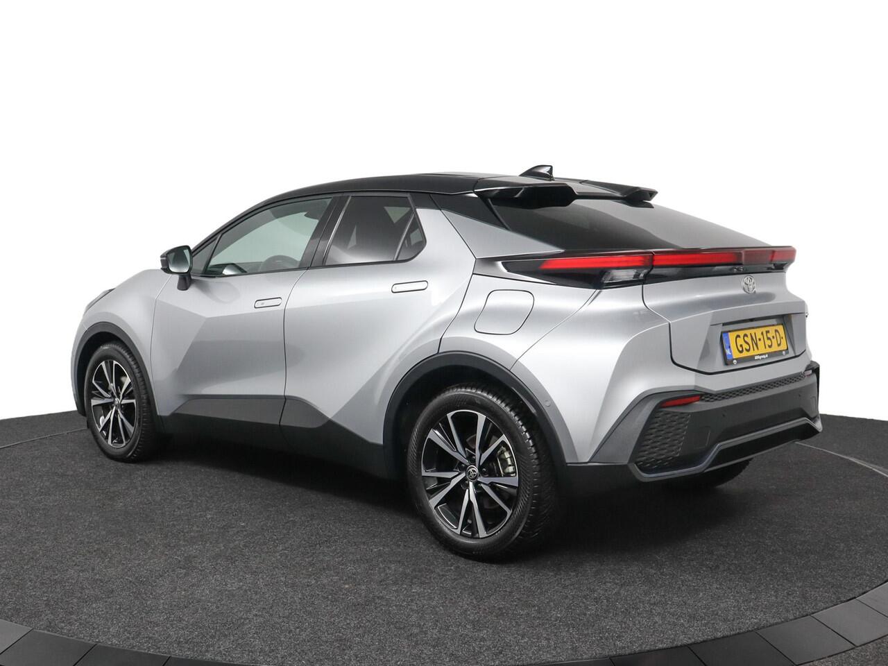 Toyota C-HR 1.8 Hybrid 140 First Edition | 360 graden camera | Apple Carplay/Android Auto | Elektrisch bedienbare achterklep |