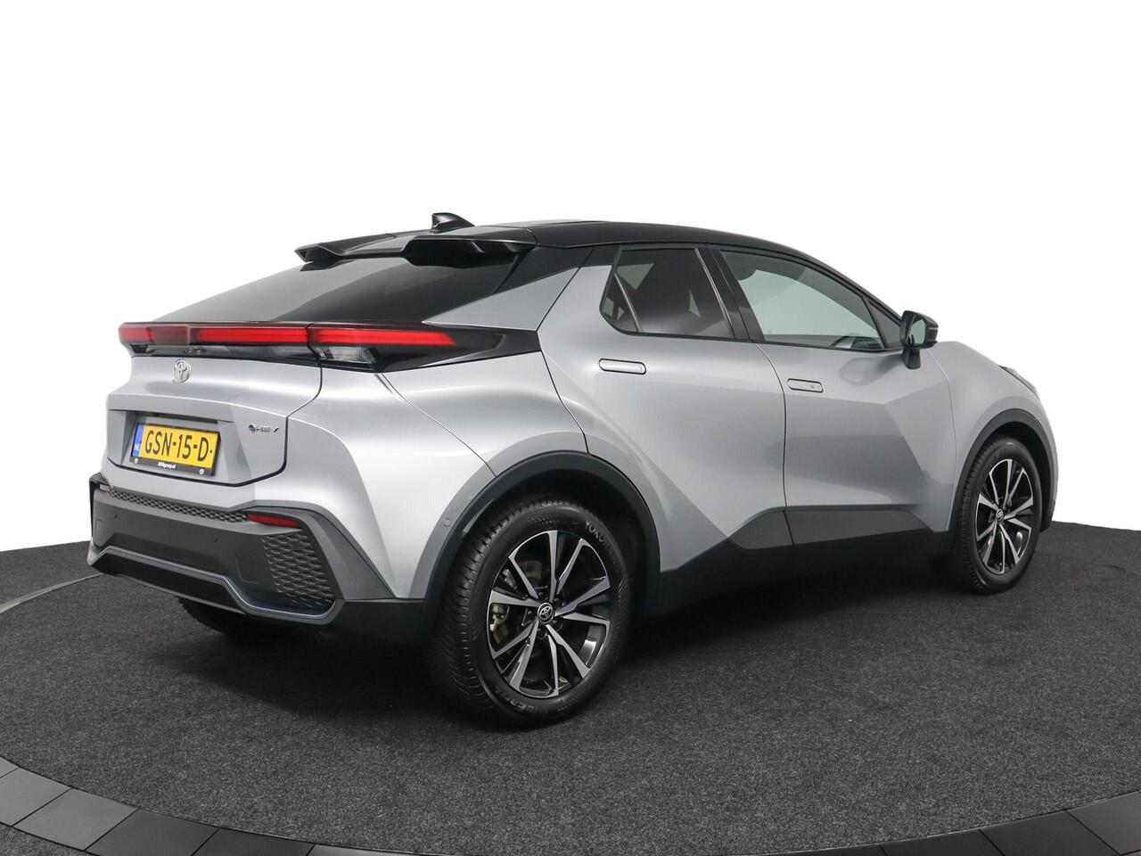 Toyota C-HR 1.8 Hybrid 140 First Edition | 360 graden camera | Apple Carplay/Android Auto | Elektrisch bedienbare achterklep |