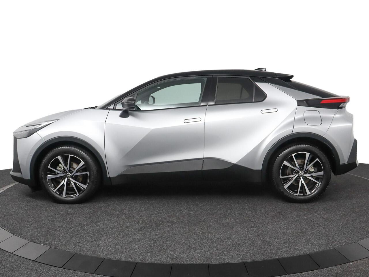 Toyota C-HR 1.8 Hybrid 140 First Edition | 360 graden camera | Apple Carplay/Android Auto | Elektrisch bedienbare achterklep |