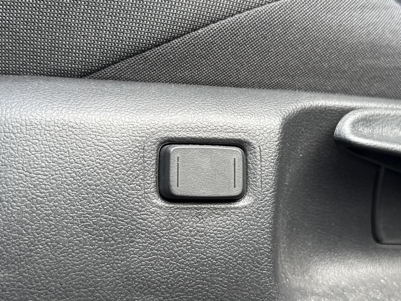 Toyota C-HR 1.8 Hybrid 140 First Edition **360 CAMERA/ DODEHOEK DETECTIE/ ADAPTIEF CRUISE CONTROL**