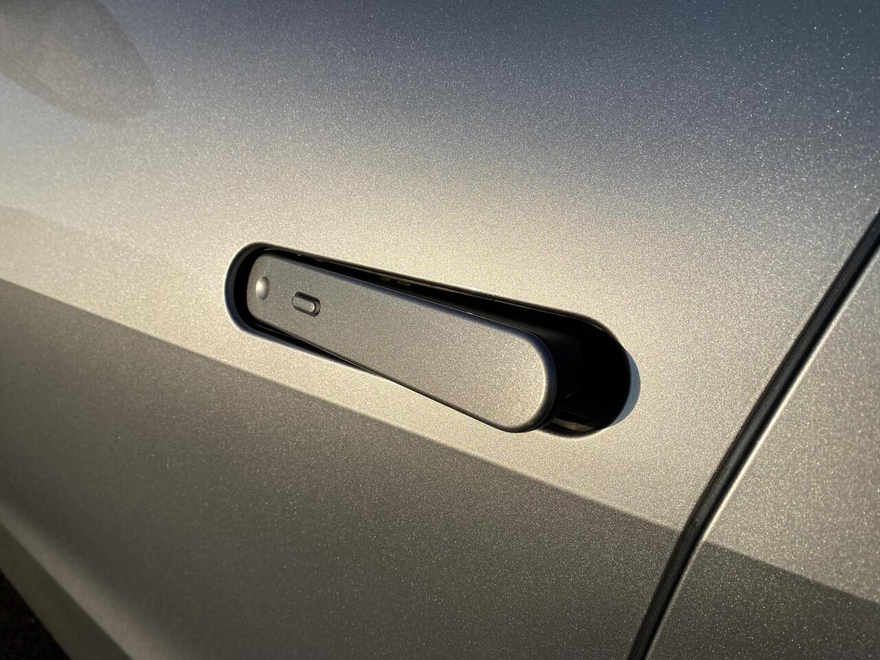 Toyota C-HR 1.8 Hybrid 140 Dynamic Nieuw geleverd! incl. o.a.: AppleCarPlay/AndroidAuto, Dodehoek detectie, Parkeerhulp camera incl. sensoren, LM velgen, Adaptieve Cruise Control, Climate Control