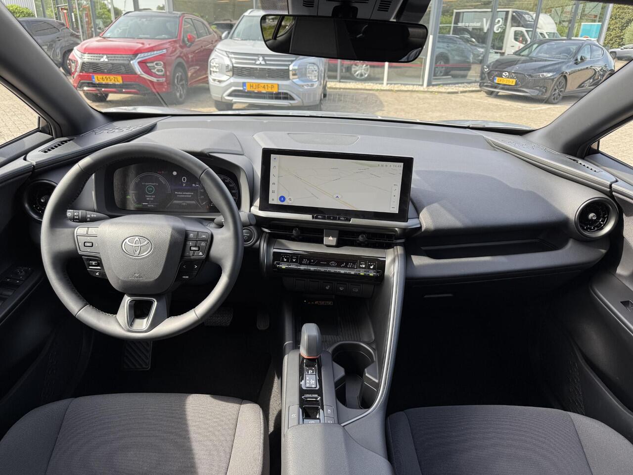 Toyota C-HR 1.8 Hybrid 140 First Edition | Bi-tone | Stoel- stuurverwarming | Elek. achterklep | Camera | PDC V+A