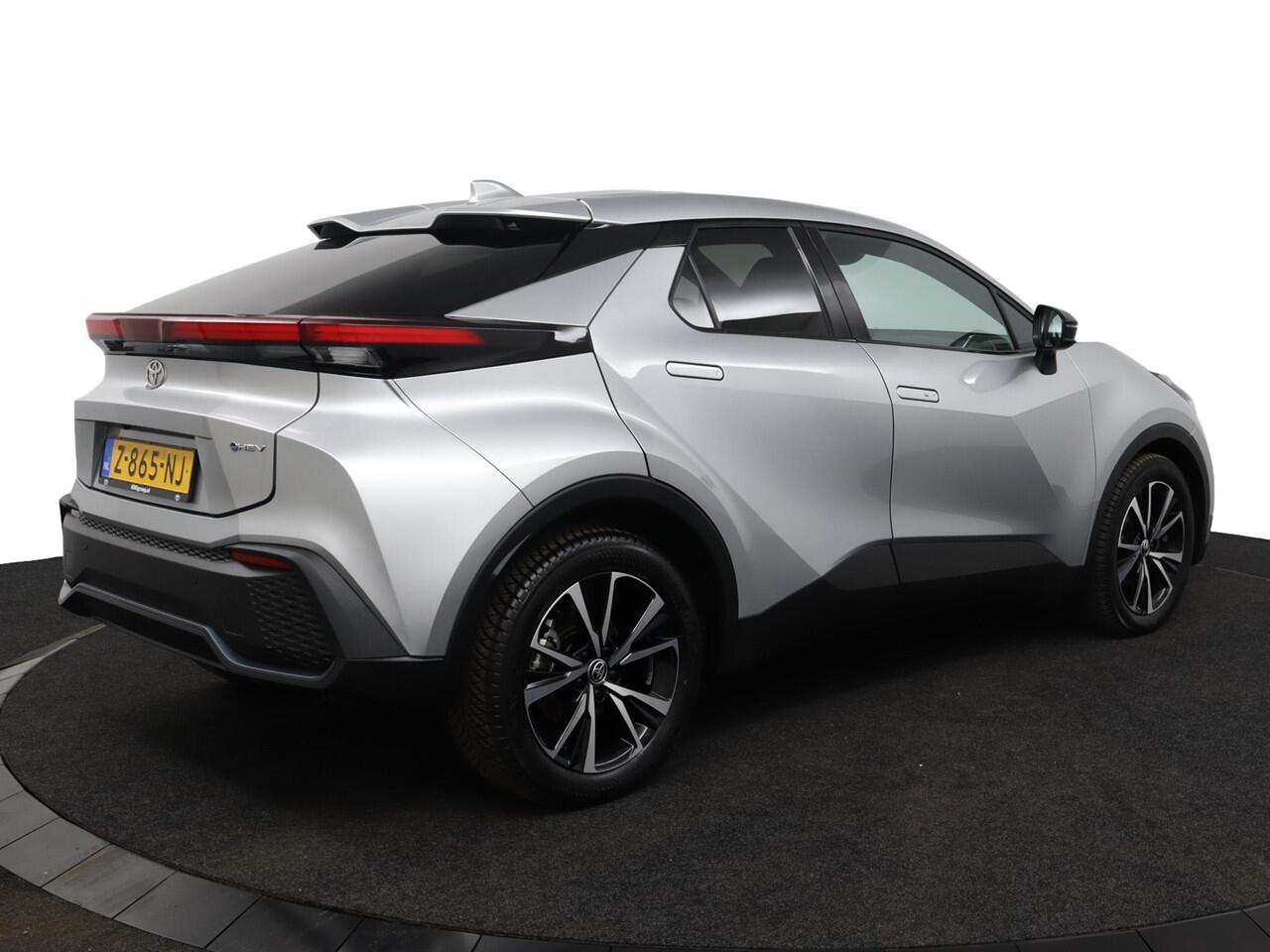 Toyota C-HR 1.8 Hybrid 140 Dynamic | Adaptive Cruise Control | Apple Carplay | Android Auto | Achteruitrijcamera | Parkeersensoren | Keyless entry |