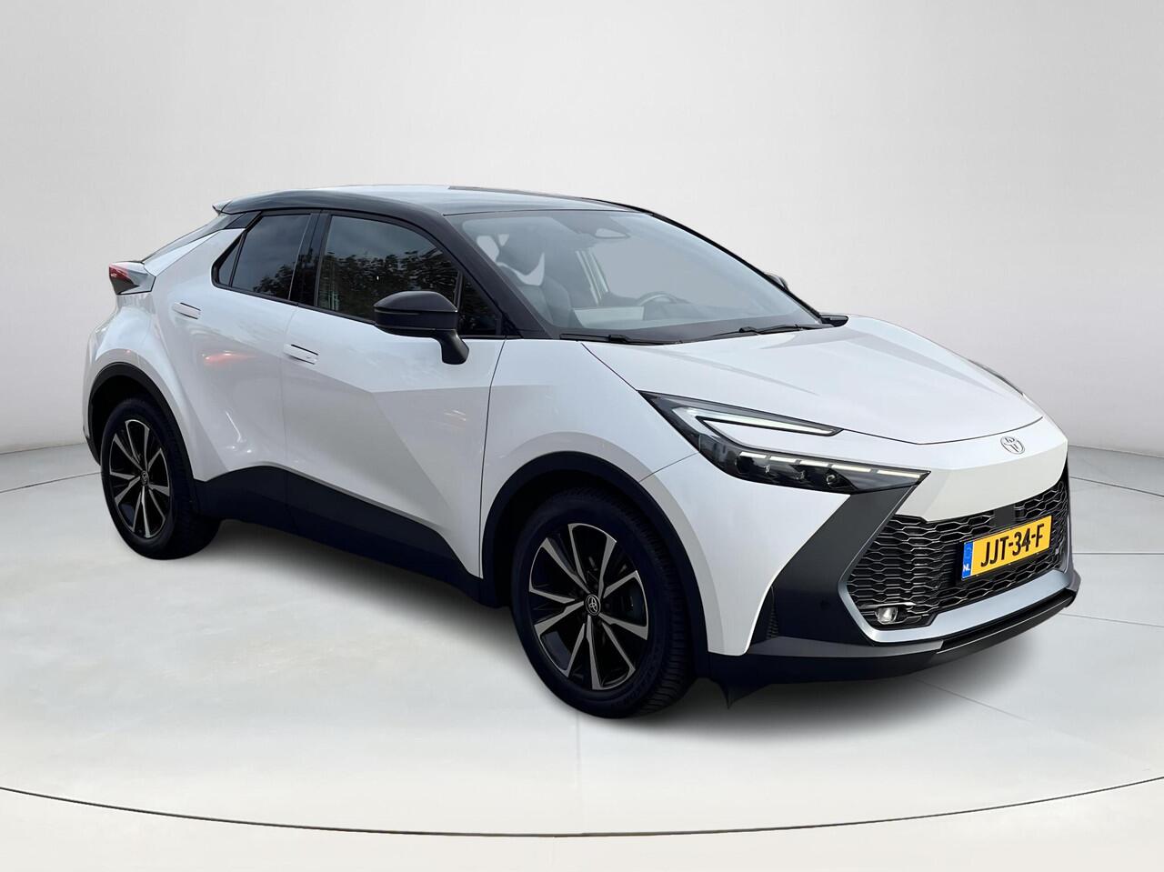 Toyota C-HR 2.0 Hybrid 200 First Edition | Panoramadak | Apple CarPlay/Android auto | Achteruitrijcamera | Elektrische achterklep