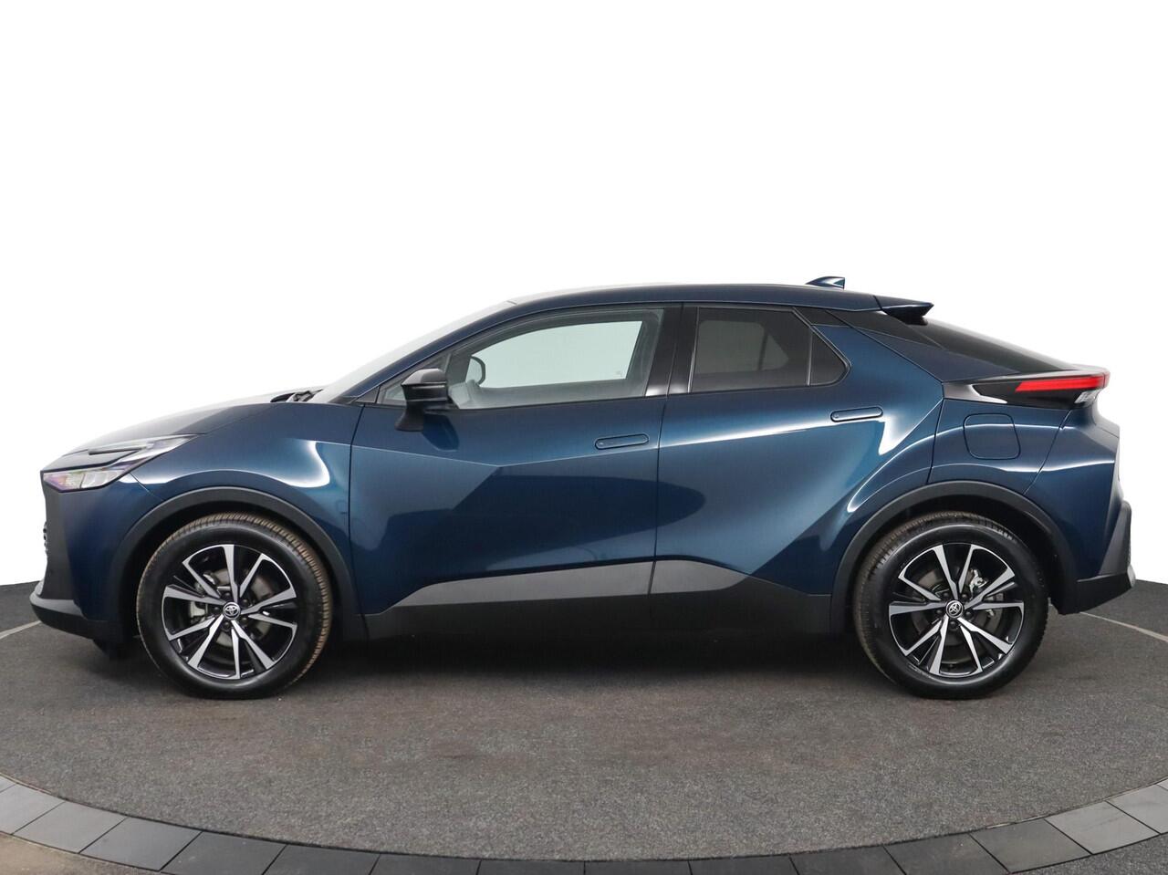 Toyota C-HR 1.8 Hybrid 140 Dynamic | Parkeer sensoren | Navigatie | Dodehoek detectie |