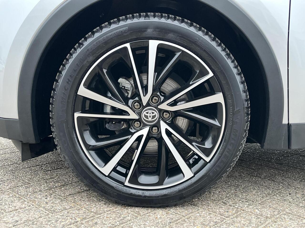 Toyota C-HR 2.0 Hybrid 200 Executive | Stoel- + stuurverwarming | Navigatie | Electrische achterklep | Dode hoek waarschuwing |