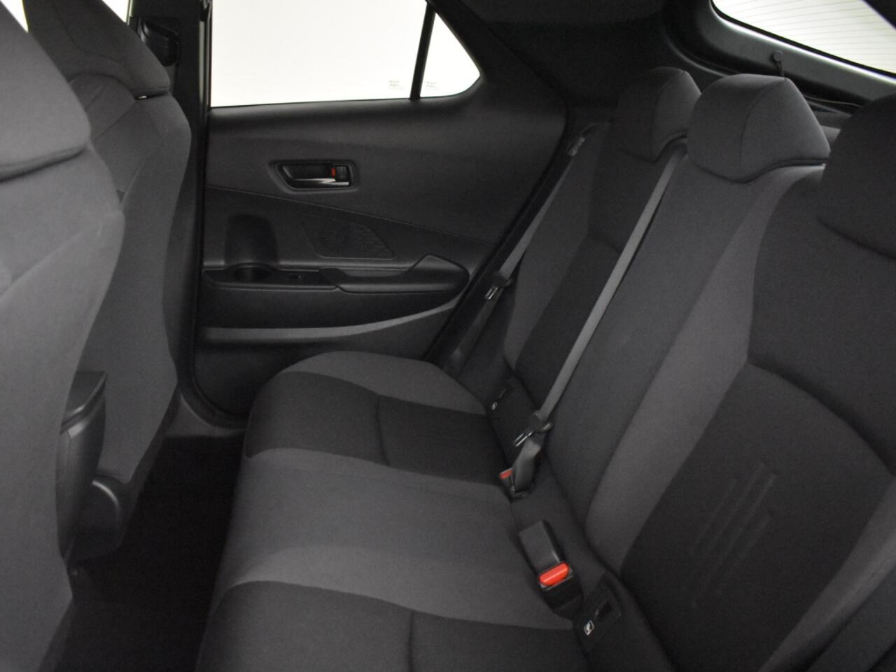 Toyota C-HR 1.8 Hybrid 140 Dynamic | PDC V+A | Allseasons | Blind Spot |