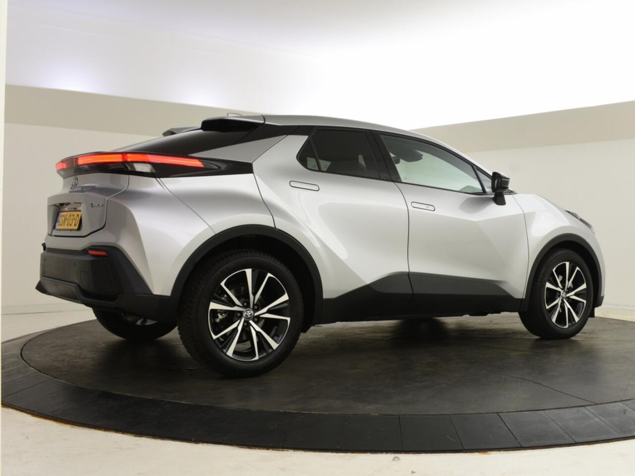 Toyota C-HR 1.8 Hybrid 140 Dynamic | PDC V+A | Allseasons | Blind Spot |