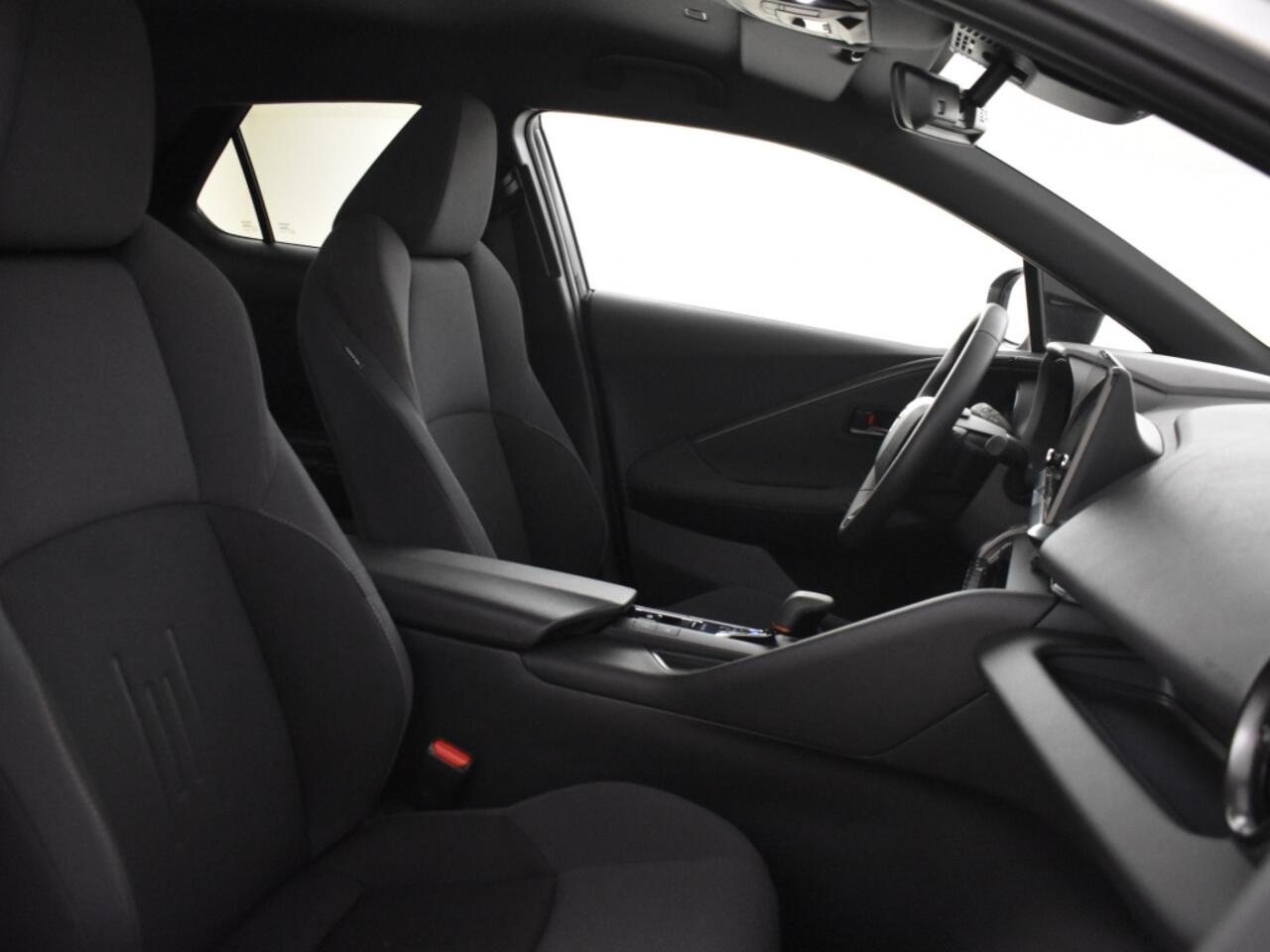 Toyota C-HR 1.8 Hybrid 140 Dynamic | PDC V+A | Allseasons | Blind Spot |