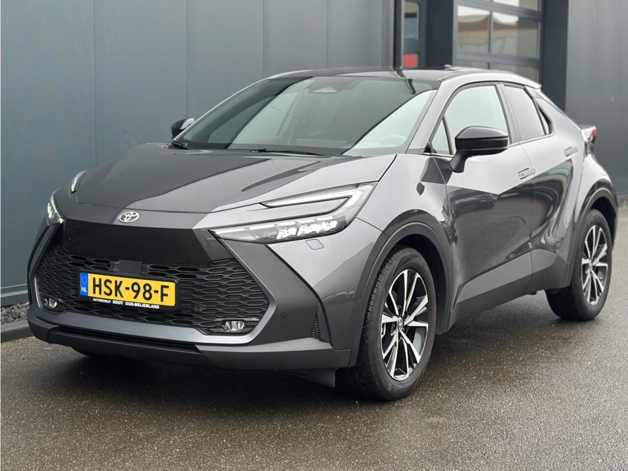 Toyota C-HR 1.8 Hybrid Dynamic Limited / Groot scherm / Parkeersensoren