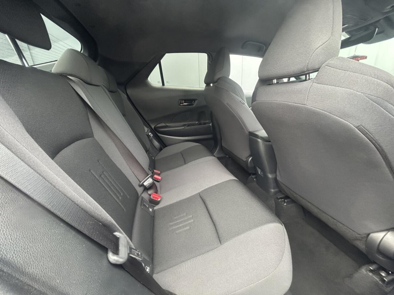 Toyota C-HR 1.8 Hybrid Dynamic Limited / Groot scherm / Parkeersensoren