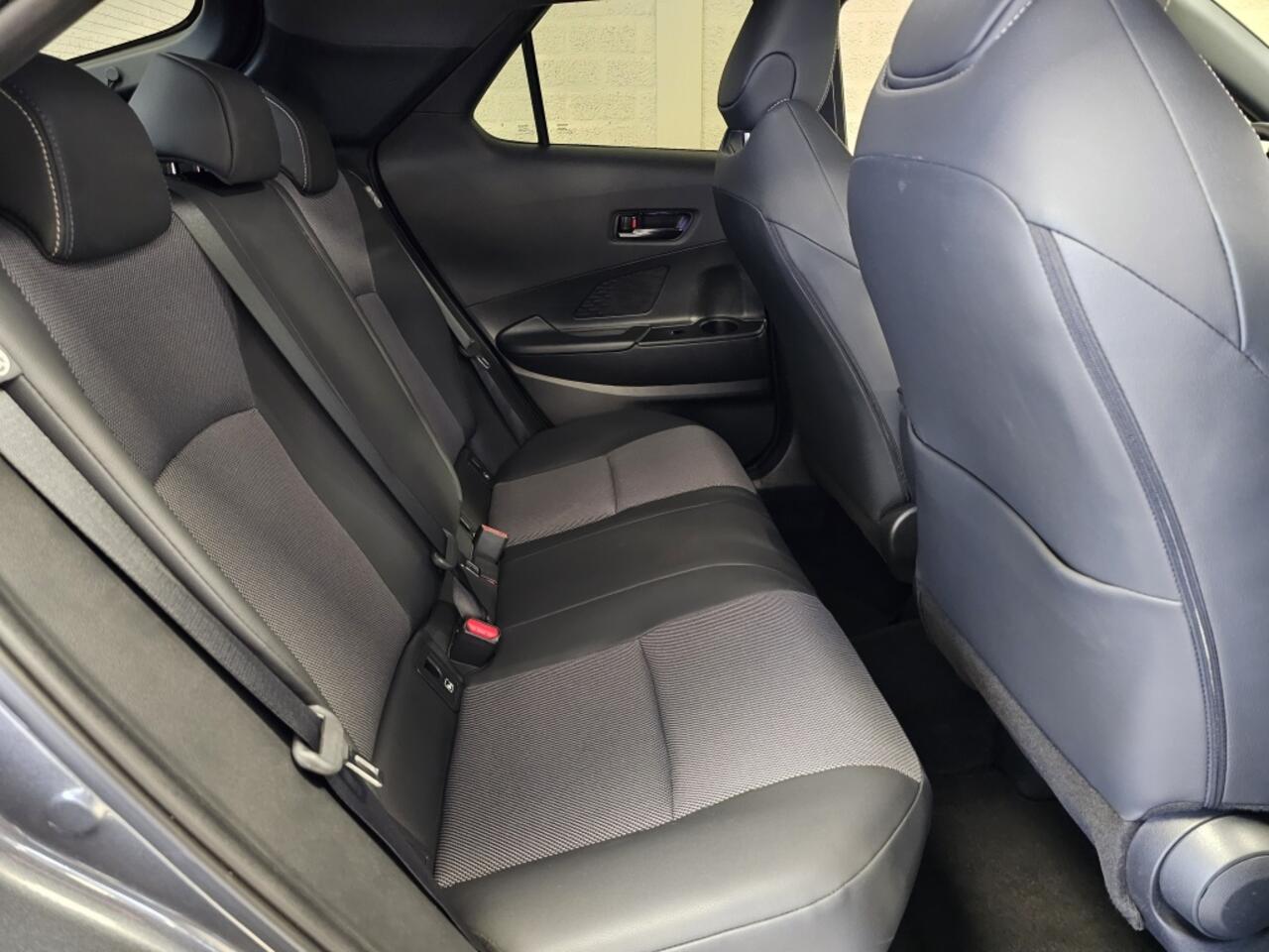 Toyota C-HR 2.0 Hybrid 200 Executive El. A-Klep Winterpakket Géén Afleverkos