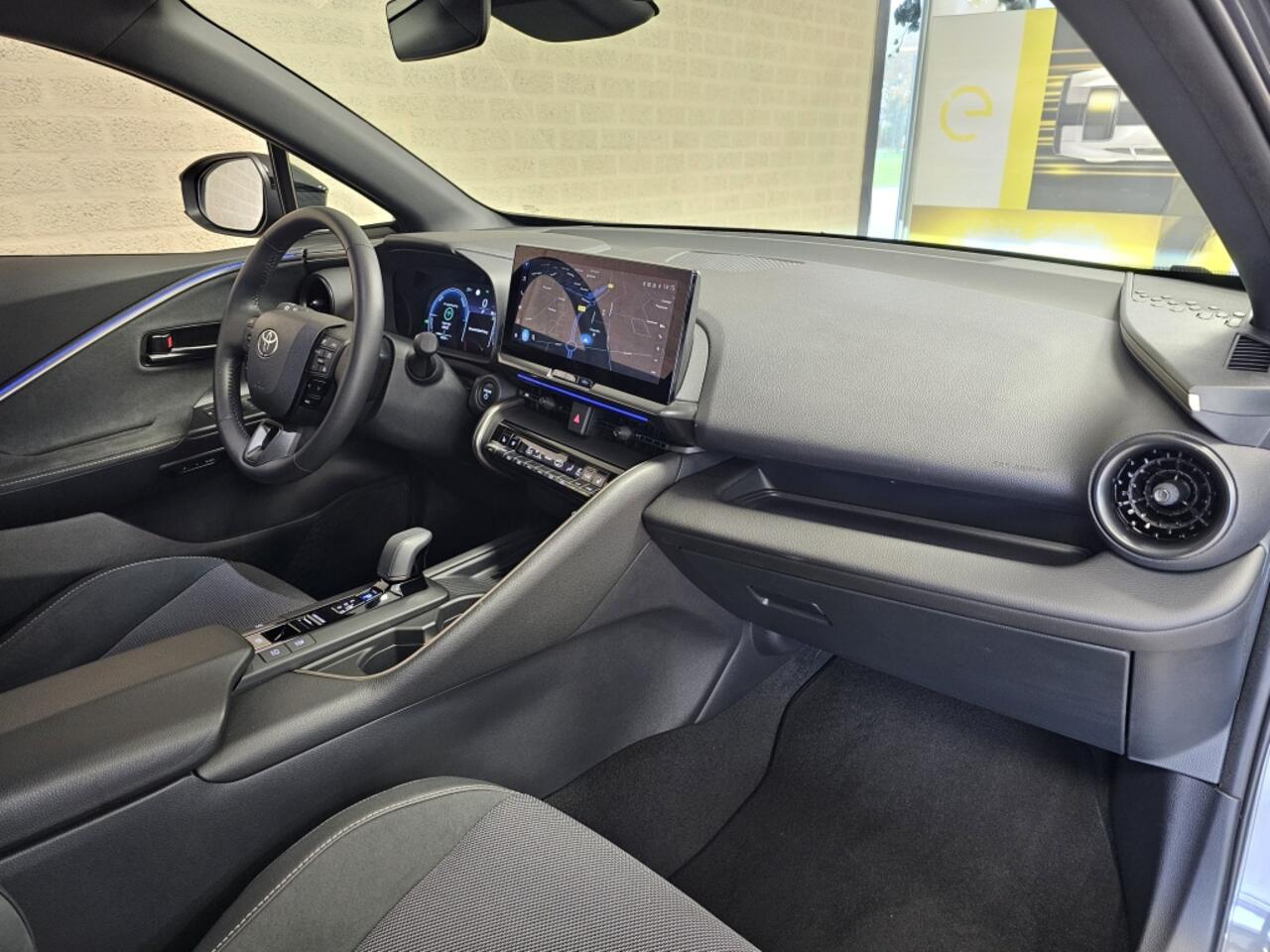 Toyota C-HR 2.0 Hybrid 200 Executive El. A-Klep Winterpakket Géén Afleverkos