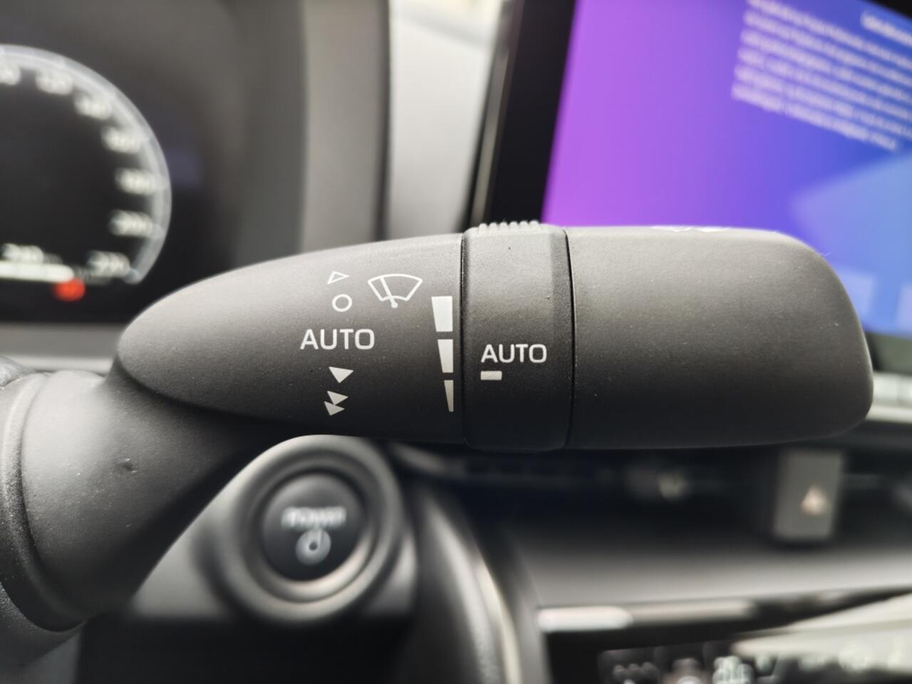 Toyota C-HR 1.8 Hybrid 140 First Edition | Navi | Sensoren v/a | El. Achterk